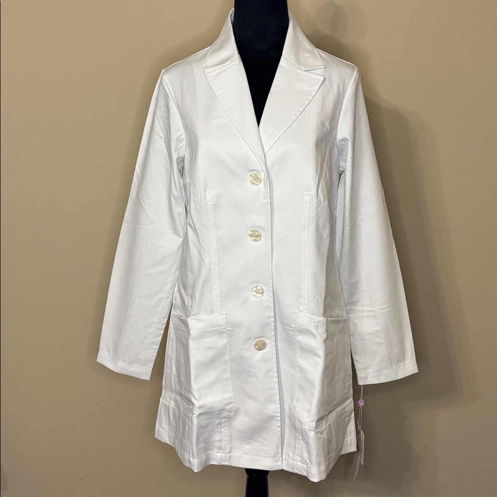 NWT | Med Couture Women’s White Lab Coat | Size 6 |